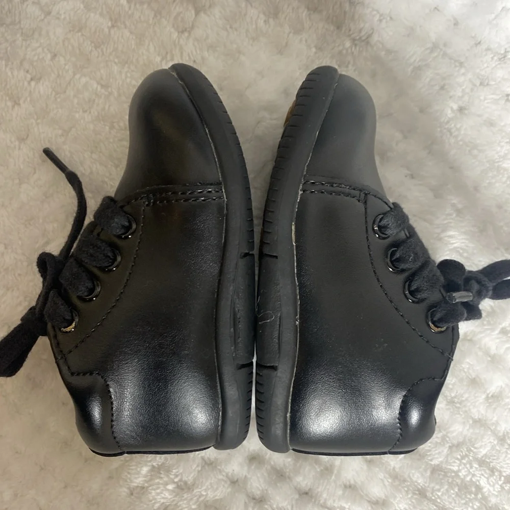 Stride rite leather baby shoes